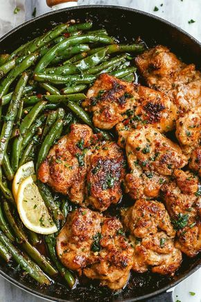 Green Beans Skillet, Lemon Garlic Butter Chicken, فاصوليا خضراء, Chicken And Green Beans, Easy Skillet Dinner, Skillet Dinner Recipes, Chicken Skillet Recipes, Garlic Butter Chicken, Makanan Diet