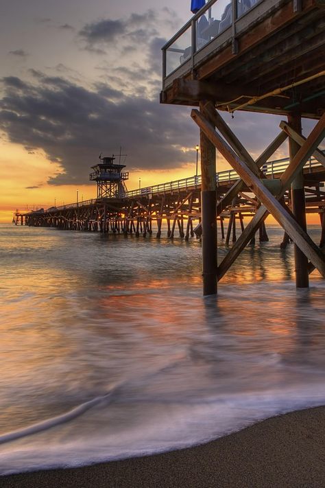 San Clemente, CA – I adore this beach town, could live here in a heartbeat! San Clemente Pier, Pier Sunset, Calm Beach, Beach Cities, San Clemente California, Water Pictures, Morning Walk, California Dreamin', San Clemente