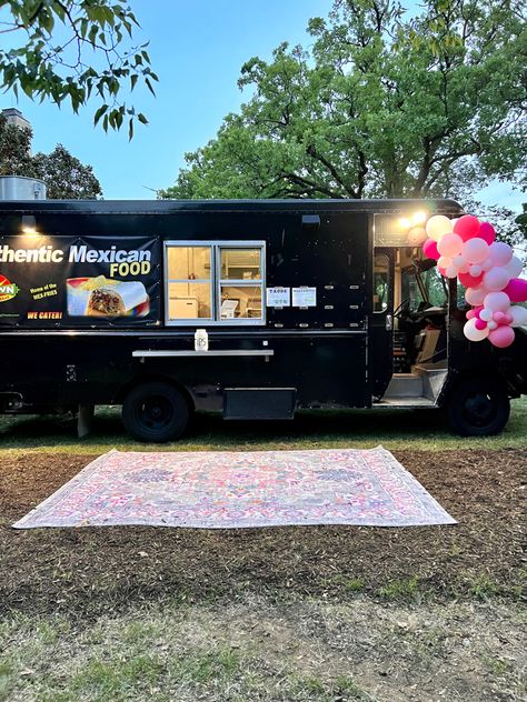 Food Truck Graduation Party, Taco Truck Birthday Party, Taco Truck Party, High School Graduation Party Food, Backyard Party Food, Food Truck Party, Grad Party Food, Taco Food Truck, Graduation Food