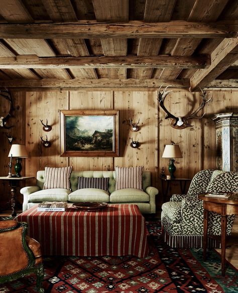 Alpine Lodge, Lodge House, Alpine Chalet, Chalet Design, Little Cabin, Style Deco, Cabin Style, Cozy Fireplace, Wood Interiors