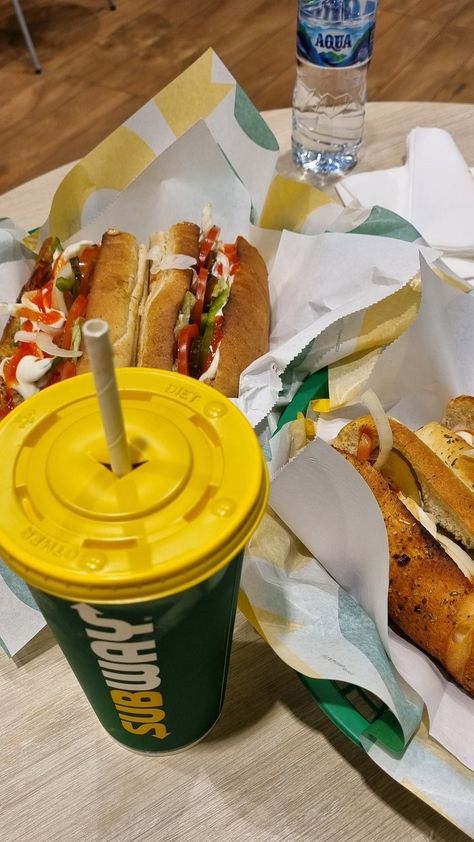 Subway Snapchat Story, Subway Aesthetic Food, Subway Snap, Subway Food, Bean Wallpaper, Cricket Stumps, Minneapolis Food, Subway Aesthetic, Food Hunter