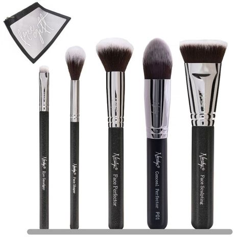 1. Softest brushes you’ve ever tried 2. 5 makeup brushes and pouch 3. Loved by Makeup Artists 4. 100% Cruelty-Free, VEGAN 5. Labelled Handles made from beech wood Eye Makeup For Blue Eyes, Face Sculpting, Light Contouring, Makeup For Blue Eyes, Applying Eye Makeup, Make Up Tools, How To Apply Concealer, Rock Chick, Favorite Makeup Products