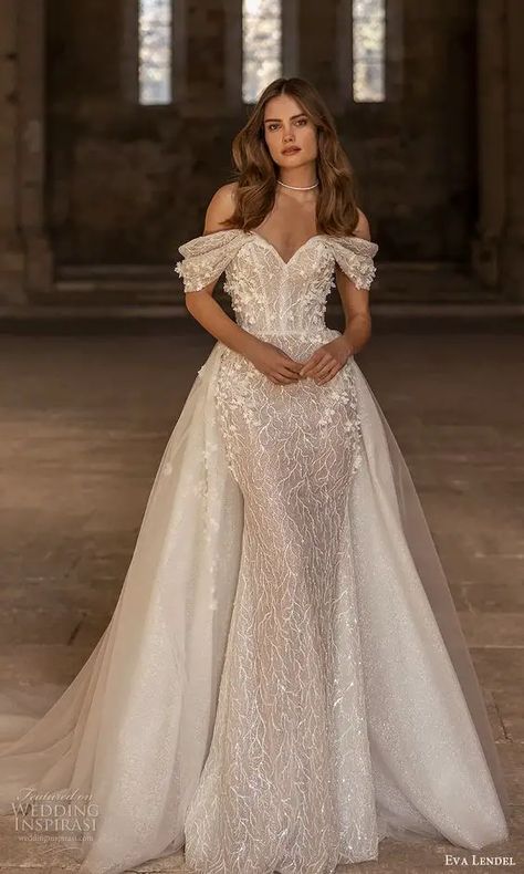 2024 Wedding Dress Trends: Elegant Overskirts & Modern Gowns Simple Elegant Wedding Gown Classy Bridal Collection, Unique Elegant Wedding Dresses, Bride Dresses 2024 Trends, Elegant Wedding Gown Classy, Wedding Gown 2024, Wedings Drees 2024, Wedding Dress 2025 Trend, 2025 Wedding Dress Trends, 2024 Wedding Dress Trends