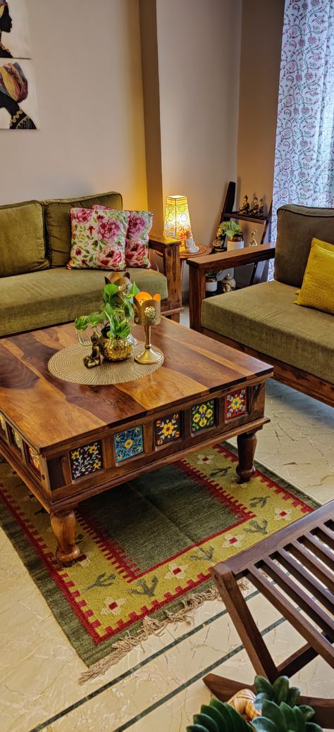 Indian Furniture Living Rooms, Indian Living Room Ideas, Indian Living Room Decor, Home Decor Ideas Indian Style, Farali Recipes, Indian Living Room Design, Artwork Reference, Living Room Indian, Brown Sofa Living Room