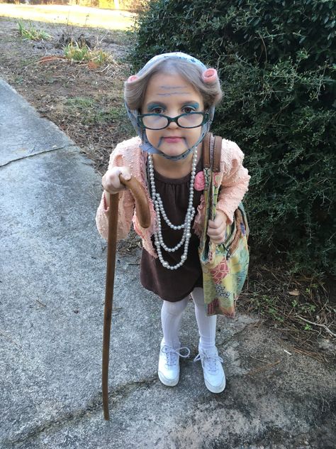 Granny Costume For Kids, Unisex Costumes, Old Lady Halloween Costume, Old Lady Halloween, Halloween Costume Family, Granny Costume, Boy Makeup, Soccer Crafts, Family Themed Halloween Costumes