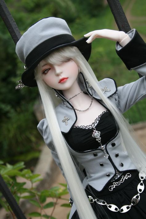 Steampunk Dolls, Mode Steampunk, Bjd Dolls Girls, Barbie Images, Love This Pic, Ball Jointed Doll, Gothic Dolls, Realistic Dolls, Beautiful Barbie Dolls