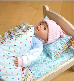 Wollyonline Blog: Free Doll Bedding Pattern, Winter Duvet Things To Sew, Bedding Pattern, Fabric Basket Tutorial, Doll Bedding, Waterproof Picnic Blanket, Sewing Quilts, Baby Doll Clothes Patterns, Doll Quilts, Doll Beds