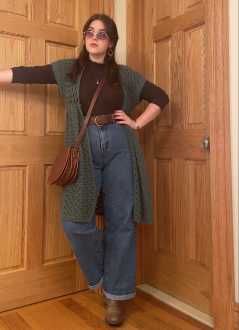 Timeless Outfits Plus Size, Fall Outfit Plus Size 2023, Cold Spring Outfit Midsize, Jumpsuit Outfit Midsize, Midsize Indie Fashion, Size 40 Outfits, 2023 Casual Fall Outfits, Whimsigoth Outfits Midsize, Size 8 Fashion Body Types