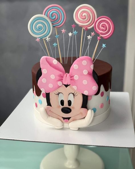 Minnie Cake 2nd Birthday, Birthday Cakes Minnie Mouse, Miny Mouse Cake, Mini Maus Birthday Party, Cake With Minnie Mouse, Cake Mini Mouse Birthday, Mini Mouse Cakes Ideas Girl Birthday, Pastel Mini Mouse, Tort Minnie Mouse