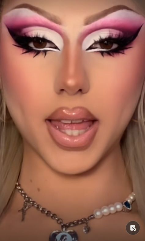 Easy Drag Eye Makeup, Pink Drag Eye Makeup, Drag Glam Makeup, Cute Drag Makeup, Drag Makeup On Women, Hooded Eye Drag Makeup, Drag Makeup Tutorial Step By Step, Drag Inspo Makeup, Drag Eyeshadow Looks