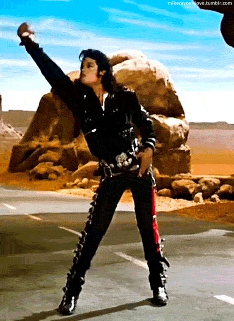 Speed Demon Michael Jackson Speed Demon, Demon Gif, Guy Dancing, Michael Jackson Dance, Michael Jackson Neverland, Birthday Gifs, Mike Jackson, Michael Jackson Bad Era, Michael Jackson Dangerous