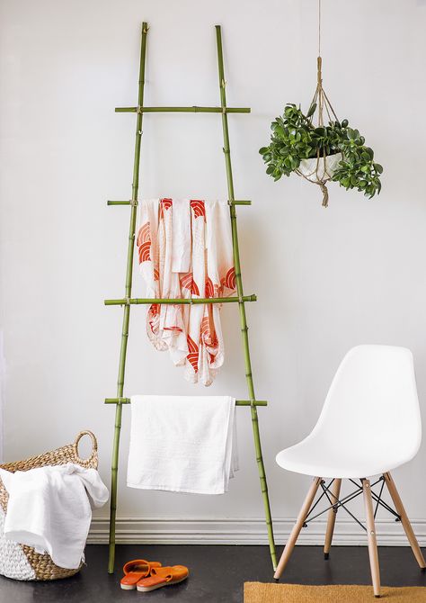 Make your own bamboo ladder Bamboo Ladder, Diy Bamboo, Bamboo Ladders, Bamboo Poles, Cool Magazine, Fast Growing, Twine, Ladder Decor, Make Your Own