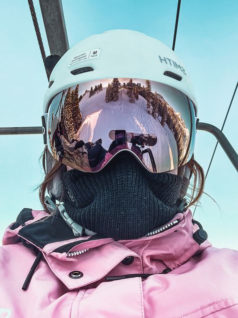 Ski Jacket Pink, Oakley Ski Goggles, Slalom Outfit, Pink Ski Outfit, Pink Ski Goggles, Ski Outfit For Women, Snowboarding Tips, Snowboarding Aesthetic, Oakley Ski