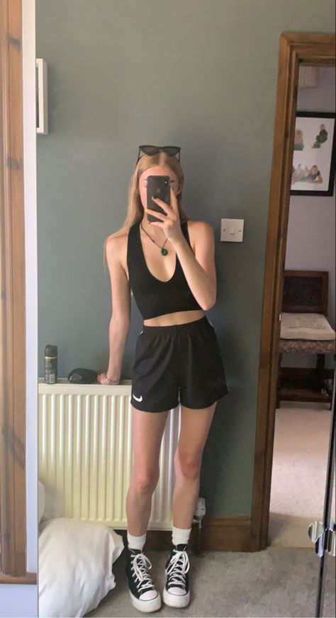 Athletic Shorts And Tank Top Outfit, What To Wear With Nike Shorts, How To Style Sport Shorts, Black Workout Shorts Outfit, Black Running Shorts Outfit Summer, Nike Short Outfits Summer, How To Style Nike Shorts, Althetic Shorts Outfit, Outfits With Black Athletic Shorts