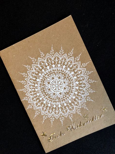 Mandala Art. Christmas card. White Mandala pattern. Zentangle doodle. Mandala Christmas Cards, Mandala Cards, Pattern Zentangle, Mandala Sacred Geometry, Easy Mandala Drawing, Easy Mandala, Mandela Art, White Mandala, Sacred Geometry Art