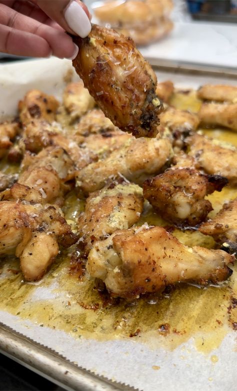 Oven-Baked Lemon Pepper Parmesan Wings Honey Bbq Wings Recipe, Wing Marinade, Wing Seasoning, Baked Lemon Pepper Wings, Parmesan Wings Recipe, Parmesan Wings, Parmesan Chicken Wings, Wing Recipe, Garlic Parmesan Chicken Wings