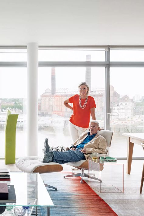 The late Sir Terence Conran's home is a masterclass in elegant understated design | Livingetc Conran Interiors, Riverside Apartment, Saarinen Table, Small Table And Chairs, Mews House, Victorian Townhouse, London Townhouse, Terence Conran, London Apartment