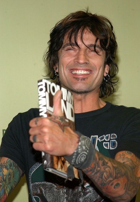 Tommy Lee 80s, Tommy Lee Motley Crue, Hair Metal Bands, Switchblade Knife, Terror Twins, Pam And Tommy, Motley Crüe, 80s Men, T Bone