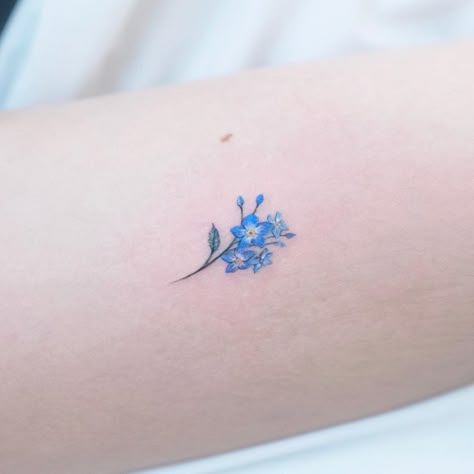 Light Blue Tattoo, Forget Me Not Flower Tattoo, Blue Flower Tattoos, Forget Me Not Tattoo, Blue Ink Tattoos, Tiny Flower Tattoos, Tattoo Pics, Finger Tats, Flower Wrist Tattoos