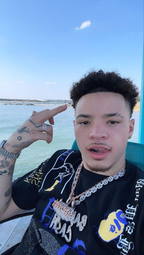 #lilmosey #rap #usa #rapper Lil Mosey, What The F, Full Body Workout Routine, Baby Boy Swag, Cool Lighters, Anime Backgrounds, Bad Kids, Rap Aesthetic