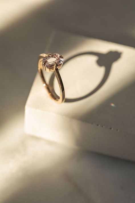 Diamond Ring Photography Photo Ideas, Gold Ring Photography, Ring Product Photography Photo Ideas, Ring Product Shoot, Product Photography Rings, Jewelry Ring Photography, Rings Product Photography, Luxury Jewelry Photography, Diamond Jewellery Photography