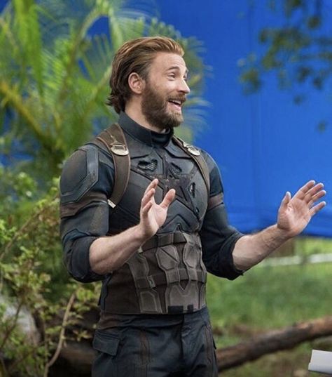 Steve Rogers Beard, Marvel Bts, Christopher Robert Evans, Chris Evans Funny, Christopher Evans, Steve Rogers Captain America, Robert Evans, Peggy Carter, Chris Evans Captain America