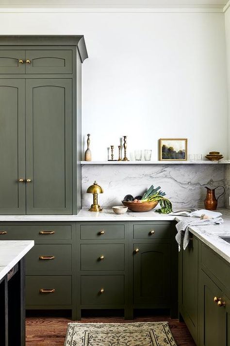 Cabinet Trends, Kitchen Cabinet Trends, Old Home Remodel, Green Kitchen Cabinets, Unique Interior Design, Green Cabinets, Kitchen Cabinet Colors, Transitional Kitchen, Upper Cabinets