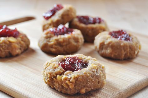 Vegan Chickpea Thumbprint Cookies Gluten Free Thumbprint Cookies, Chickpea Cookies, Sans Gluten Sans Lactose, Easy To Make Desserts, Chickpea Recipes, Thumbprint Cookies, Alkaline Foods, Healthy Cookies, Vegan Sweets