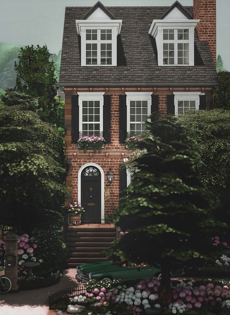 F a r f a l l a ☁️ — Prior Hill Court, Bath 🌷 Sims 4 Modern Cottage House, Sims 4 Gothic Cottage, House Ideas For Sims 4, Cabin Cc Sims 4, Sims 4 Cc Arched Windows, Sims 4 German House, Exterior Sims 4 Cc, Sims 3 Build Cc, Sims 4 Victorian House Interior