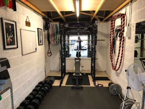 Small Shed Gym Ideas, Small Garage Gym, Loft Boards, Gym Shed, Small Home Gym Ideas, Home Yoga Room, Backyard Gym, Diy Garage Gym, Home Gym Inspiration