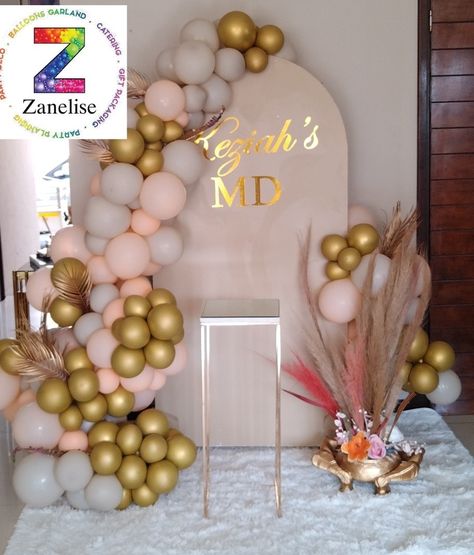 Matric dance photoshoot 2022 Matric Dance Photoshoot, Balloons Backdrop, Dance Photoshoot, Dance Decorations, Matric Dance, Pre Party, Balloon Backdrop, Dance Party, Party Planning