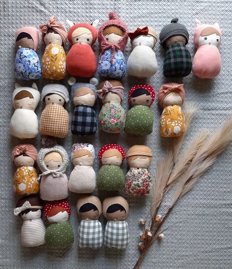 Small Dolls, Homemade Dolls, Handmade Sewing, Fabric Toys, Waldorf Dolls, Sewing Dolls, Sewing Toys, Soft Dolls, Felt Dolls