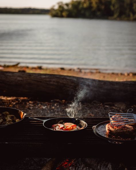 Sometimes simple ingredients are the most beautiful ✨ Fresh nectarines over a wheel of Brie with thyme and almond slivers baked over the campfire in a cast iron skillet = golden hour perfection So delicious served on toasted baguette slices 🏕️🔥🤍 Farmhouse Food Photography, Toasted Baguette Slices, Farmhouse Food, Baguette Slices, Toasted Baguette, Sliced Baguette, Iron Skillet, Cast Iron Skillet, So Delicious