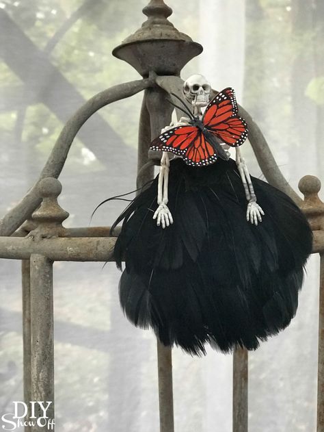 Skeleton Fairy Diy, Scary Fairies, Halloween Home Decor Diy, Skeleton Fairies, Skeleton Costume Diy, Fairy Skeleton, Quirky Crafts, Diy Halloween Tree, Goth Crafts