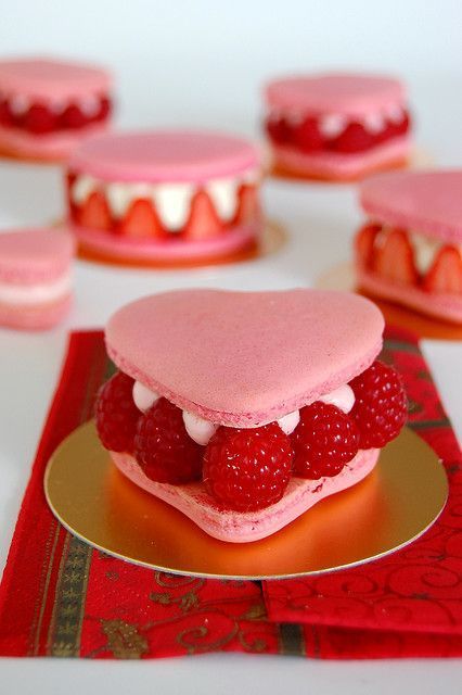 Be my valentine... Torte Cupcake, Valentines Day Food, Valentines Day Treats, Valentines Food, Cupcake Cake, Food Crafts, Dessert Bars, Macaroons, Cute Food