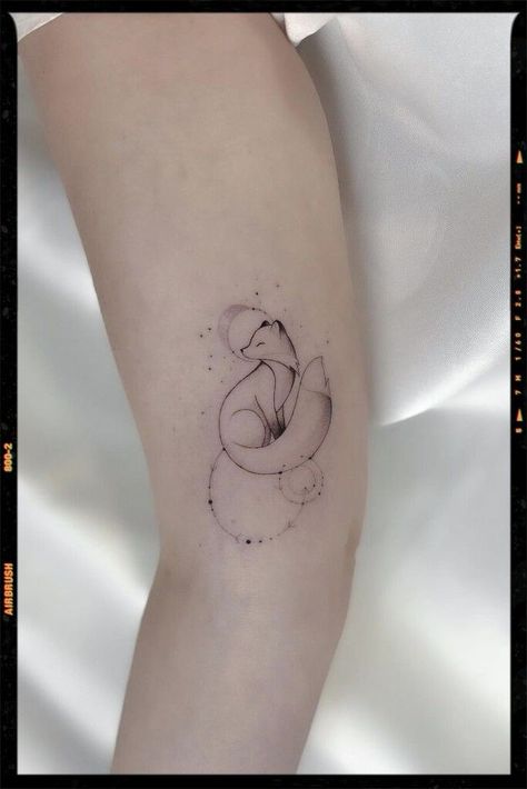 Twin Fox Tattoo, Cute Geometric Tattoos, Elegant Fox Tattoo, Cute Fox Tattoo Simple, Fox Simple Tattoo, Fox Small Tattoo, Feminine Fox Tattoo, Delicate Fox Tattoo, Fox Geometric Tattoo