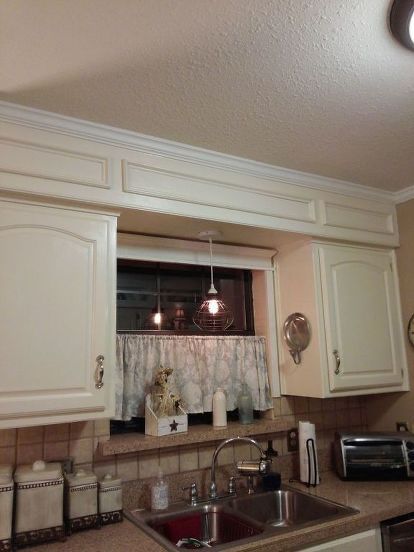 Soffit Kitchen, Kitchen Soffit Decorating Ideas, Soffit Ideas, Unfinished Kitchen Cabinets, Kitchen Soffit, Update Kitchen, Redesign Ideas, Model Dapur, Diy Kitchens