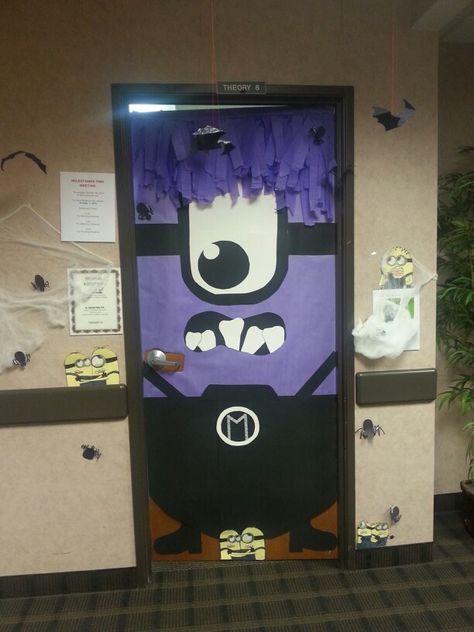 Minion Halloween door decoration Christmas Minion Door Decorations, Minion Halloween Door Decoration, Minion Door Decorations, Monster Mash Door Decoration, Monster Door Decoration, Door Decoration Halloween, Door Decorations Halloween, Minion Door, Halloween Monster Doors