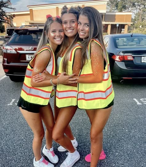 #neon #fnl #football Fnl Themes, Spirit Weeks, Football Game Outfit Highschool, Neon Dance, Glow Dance, Football Costume, Construction Outfit, Spirit Week Outfits, Football Spirit