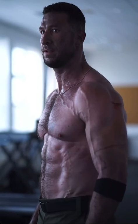 Pablo Schreiber Halo, Overly Manly Man, Mad Sweeney, Pablo Schreiber, Romances Ideas, Trendy Mens Haircuts, Ripped Body, American Gods, Muscular Men