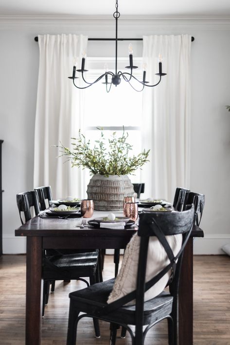 Modern Classic Easter Tablescape with dark wood table, black chairs and a simple centerpiece. Dark Dining Table Decor, Dark Wood Dining Table Decor, Neutral Place Setting, Dark Dining Table, Dark Wood Dining Room, Wood Table Decor, Dark Wood Dining Table, Simple Centerpiece, Dark Dining Room