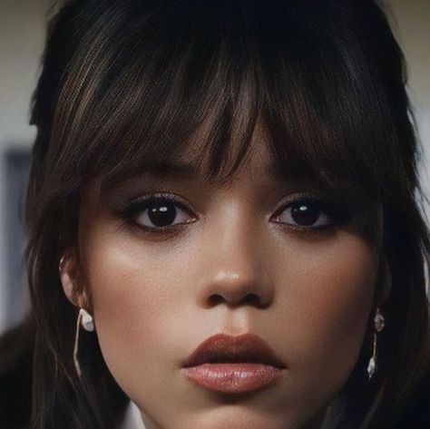 Jenna Ortega on Instagram: "Have some eye contact with Jenna Ortega 🖤 How perfect are just these to photos of Jenna Ortega! The quality, hair and poses and everything!! 🤍🤎 #jenna #screamVI #addams #merlinaaddams #merlina #wednesdayaddams #addamsfamily #jennaortega #jennaortegaedit #netflixseries #netflixedit #enidsinclair #netflixlat #timburton #jennaortegagoldenglobe #jennaortega #jennaortegagoldenglobes #jennaortegafan #jennaortegafanpage #wednesday #tvshow #screammovie #yesday #jennaortega Jenna Ortega Nose Profile, Wednesday Make Up, Jenna Ortega Eyes, Emma Myers, Eye Close Up, Scream Movie, Eye Tutorial, Dark Eyes, Addams Family