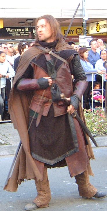 lotr ranger costume | Gondorian Ranger (Ithilien Ranger) Medieval Archer, Larp Costumes, Lotr Costume, Ren Faire Costume, Medieval Clothes, Larp Costume, Medieval Costume, Medieval Clothing, Fantasy Costumes