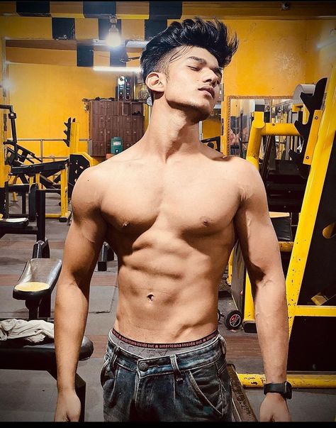 Body Builder Aesthetic, Body Builder Men, Body Builders Men, Eye Killer, Hot Dpz, Six Pack Abs Men, Baby Sketch, Indian Bride Photography Poses