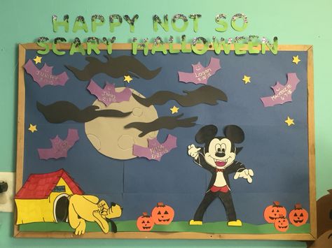 Prek Bulletin Board, Classroom Bulletin Boards Elementary, Bulletin Boards Elementary, Mickey Halloween Party, Fall Bulletin Board, Halloween Bulletin Boards, Disney Classroom, Fall Bulletin Boards, Education Preschool