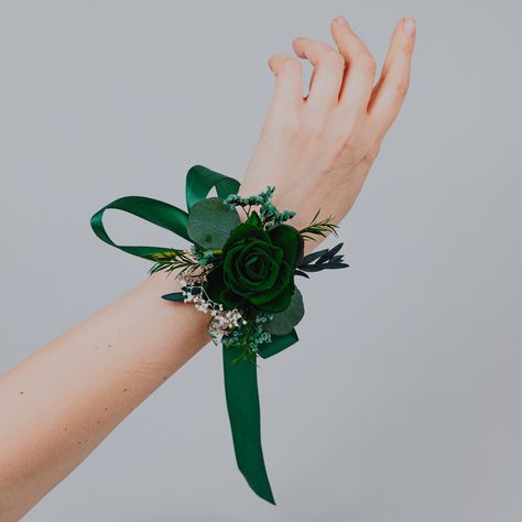 Bridesmaid Wrist Corsage, Corsage For Prom, Bracelet Corsage, Flower Wrist Corsage, Dried Flowers Wedding, Rose Corsage, Wedding Green, Corsage Prom, Sage Green Wedding