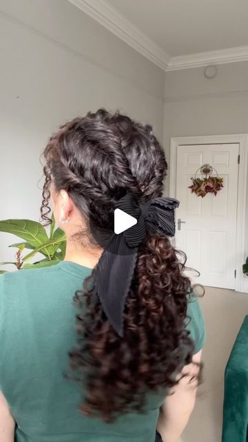 Sophie Marie on Instagram: "Curly hairstyle idea to upgrade your curly ponytail   Bow is from @clairesstores 🫶  💌 a curlfriend who needs hairstyle inspo   #curlyhairstyle #curlyhair #ponytail #hairstyle" Curly Updo Long Hair, Curly Puffy Hair Hairstyles, Curly Pulled Back Hairstyles, Curly Hairstyle With Bow, Hairstyles For Curly Hair Ponytail, Bow Curly Hairstyle, Curl Ponytail Hairstyles, Bow In Curly Hair, Bow Hairstyle Curly Hair