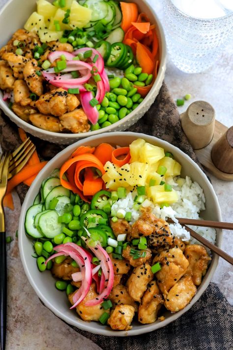 Chicken Poke Bowl - Sailor Bailey Snap Peas And Carrots, Chicken Poke Bowl, Sailor Bailey, Poke Bowl Recipe, Peas And Carrots, Healthy Bowls Recipes, Ginger Chicken, Lunch Bowl, Healthy Bowls