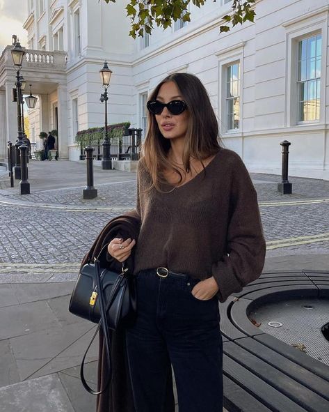 V-Neck Jumpers Are Having A Major Comeback This Season | Who What Wear UK Brown Jumper Outfit, Vneck Sweater Outfit, Jumper Outfits, Jumper Fashion, Brown Jumper, Winter Sweater Outfits, Jumper Style, Jumper Outfit, Effortlessly Chic Outfits