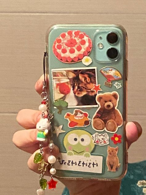 Phone Case With Stickers, Phone Case Deco, Clear Phone Case Design, Diy Phone Case Design, Creative Iphone Case, Phone Case Inspo, Iphone Stickers, Customised Phone Case, Kawaii Phone